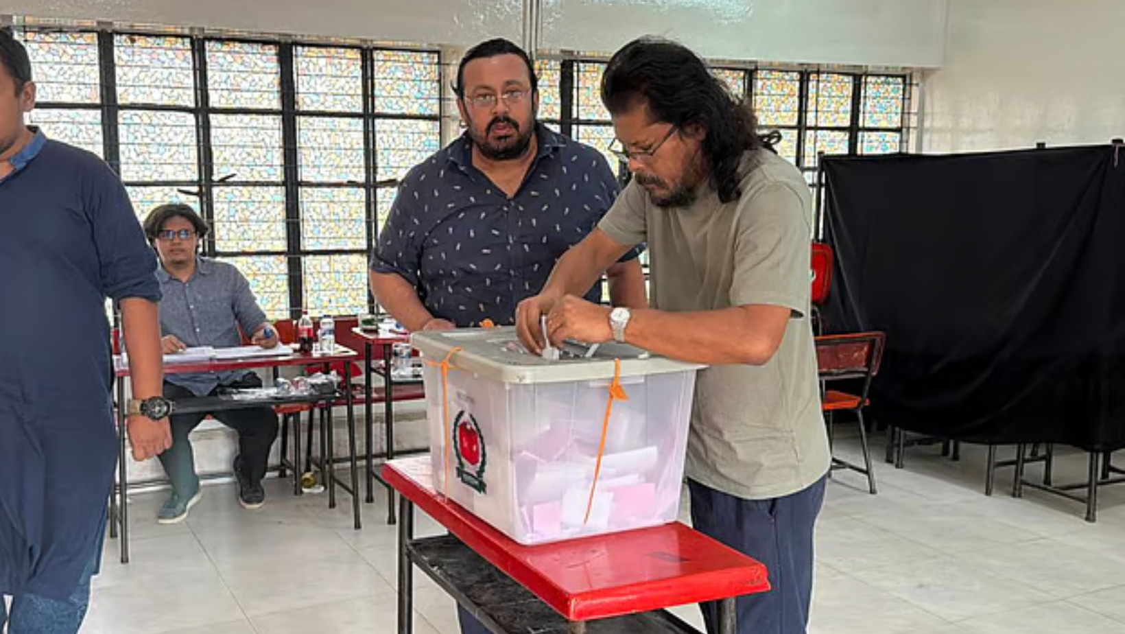 Smooth democratic process defines a country: James