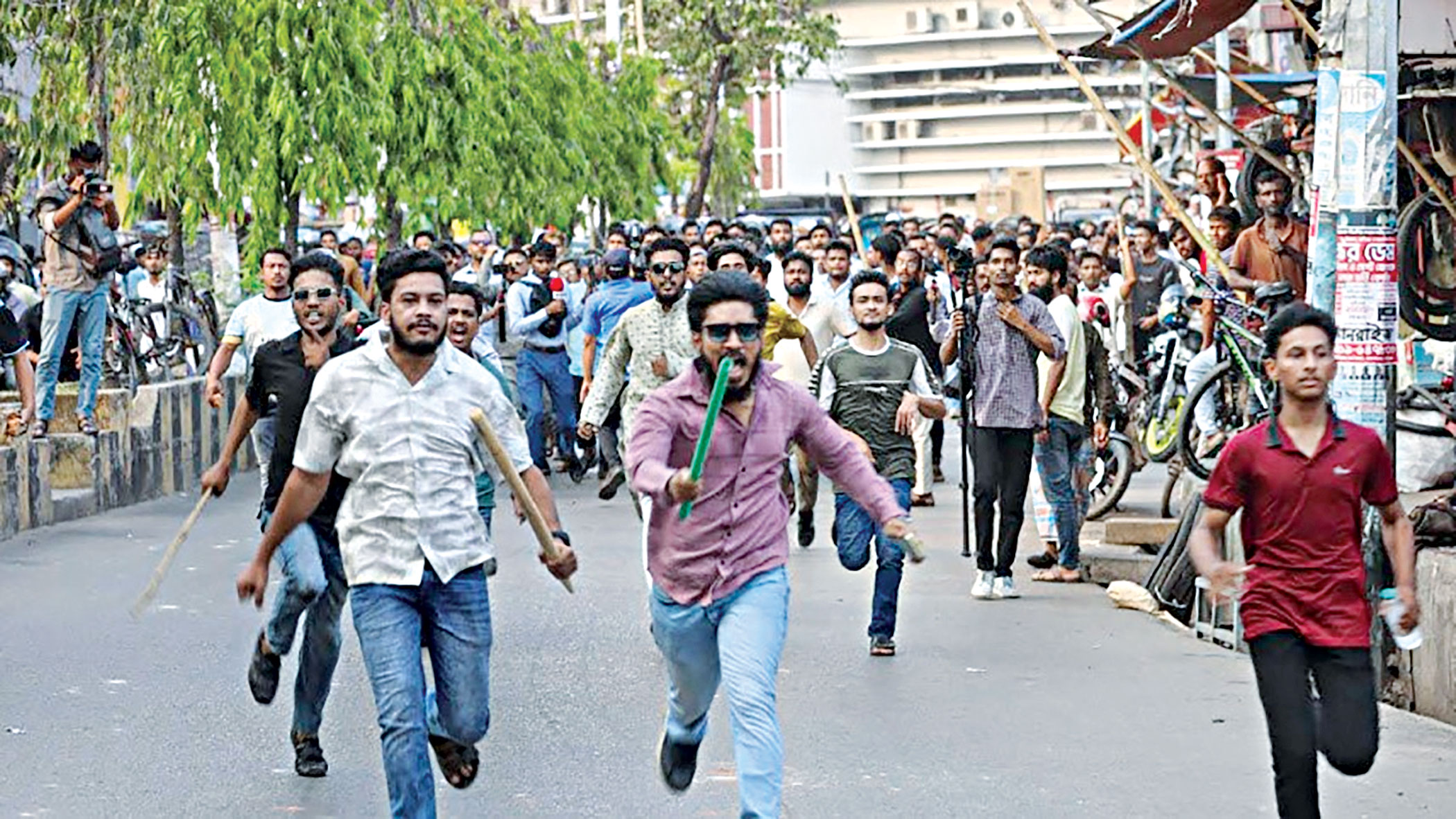 JCD, Shibir clash at Ctg City College over graffiti