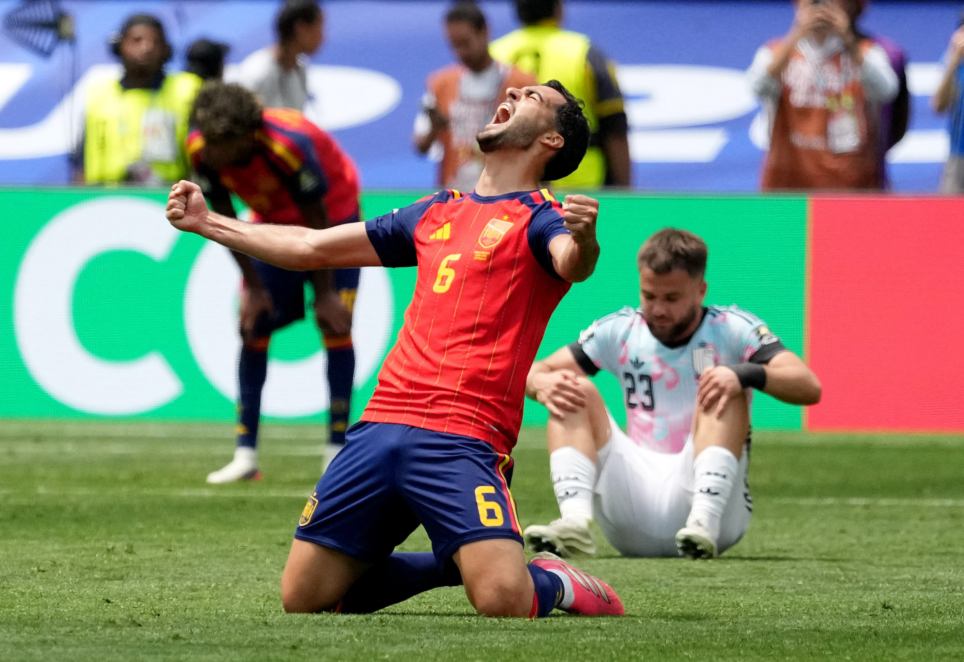 Super sub Merino makes late heroics a habit for La Roja