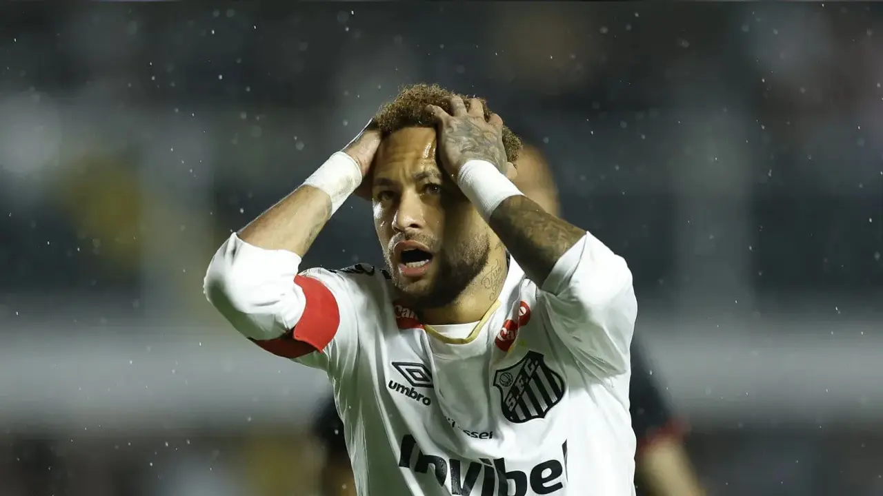 Neymar's Santos future in doubt amid growing tensions