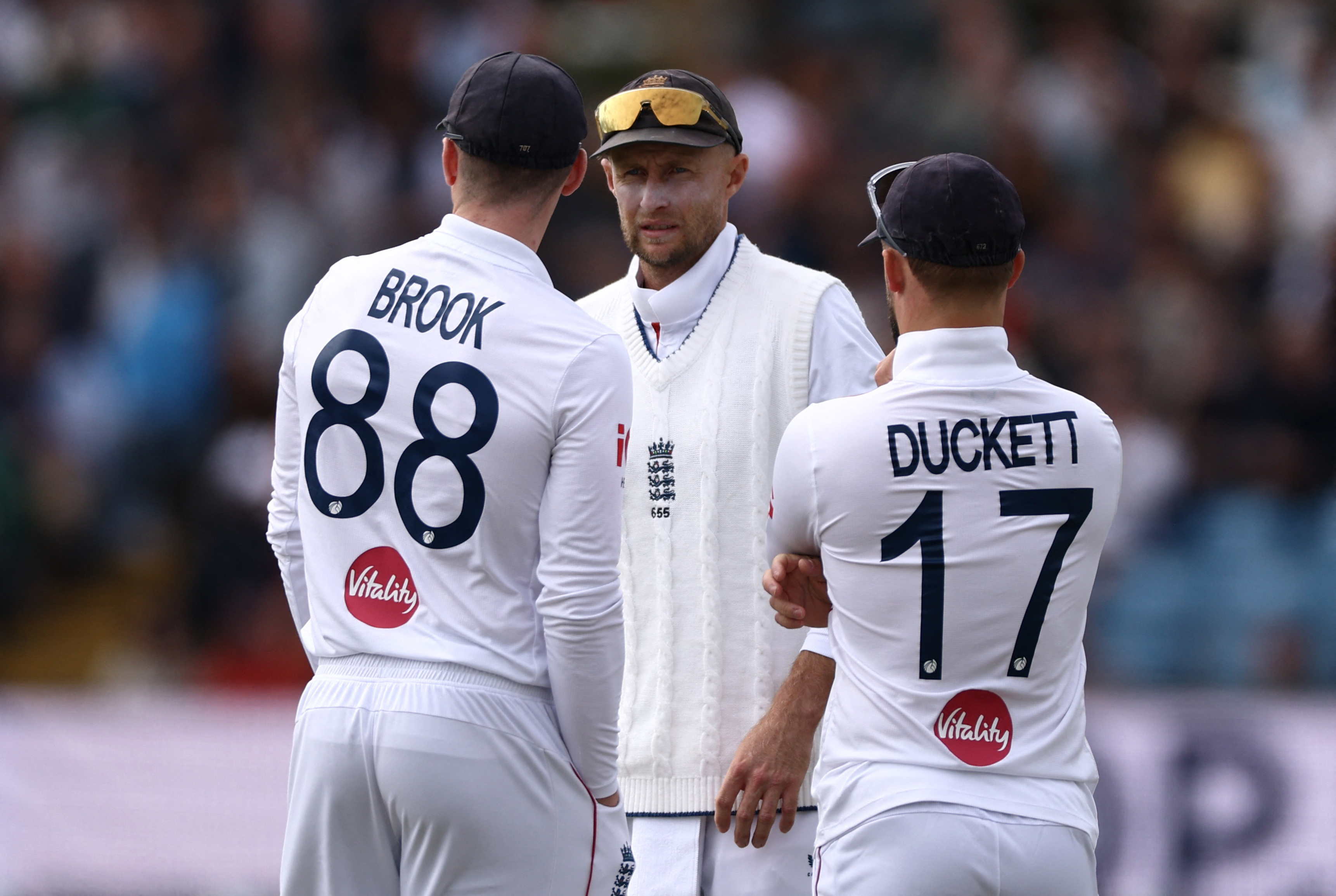 Root urges England to be 'grown-ups' after Pakistan series win