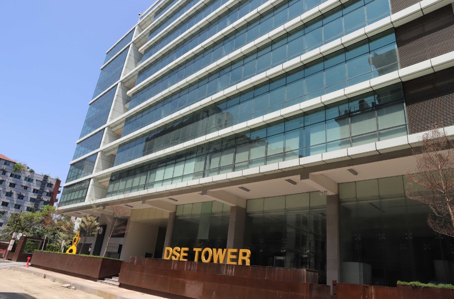 Economy grew, but stocks left in the dust