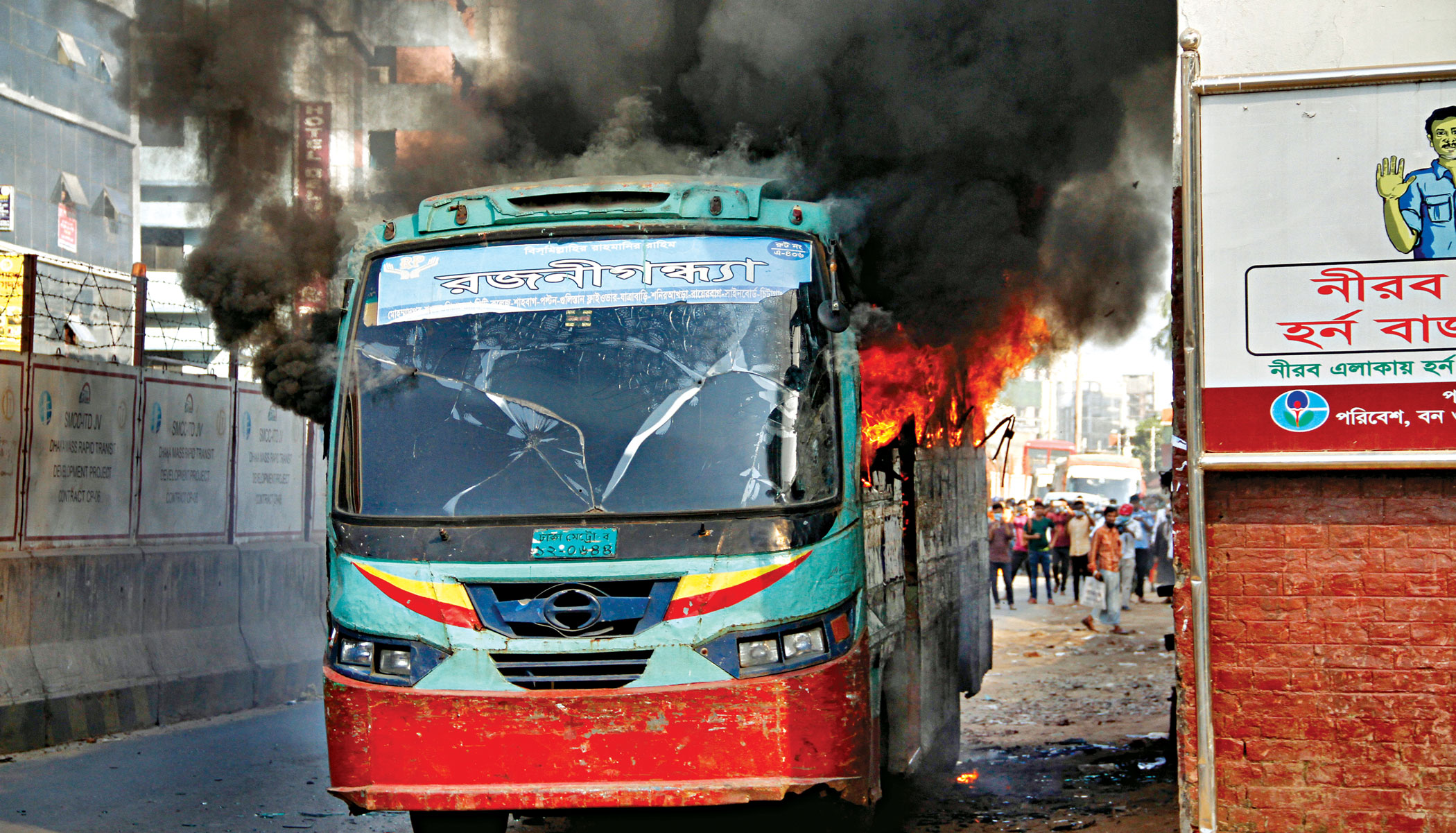More cases filed against BNP men for torching buses, hurling bombs in Dhaka