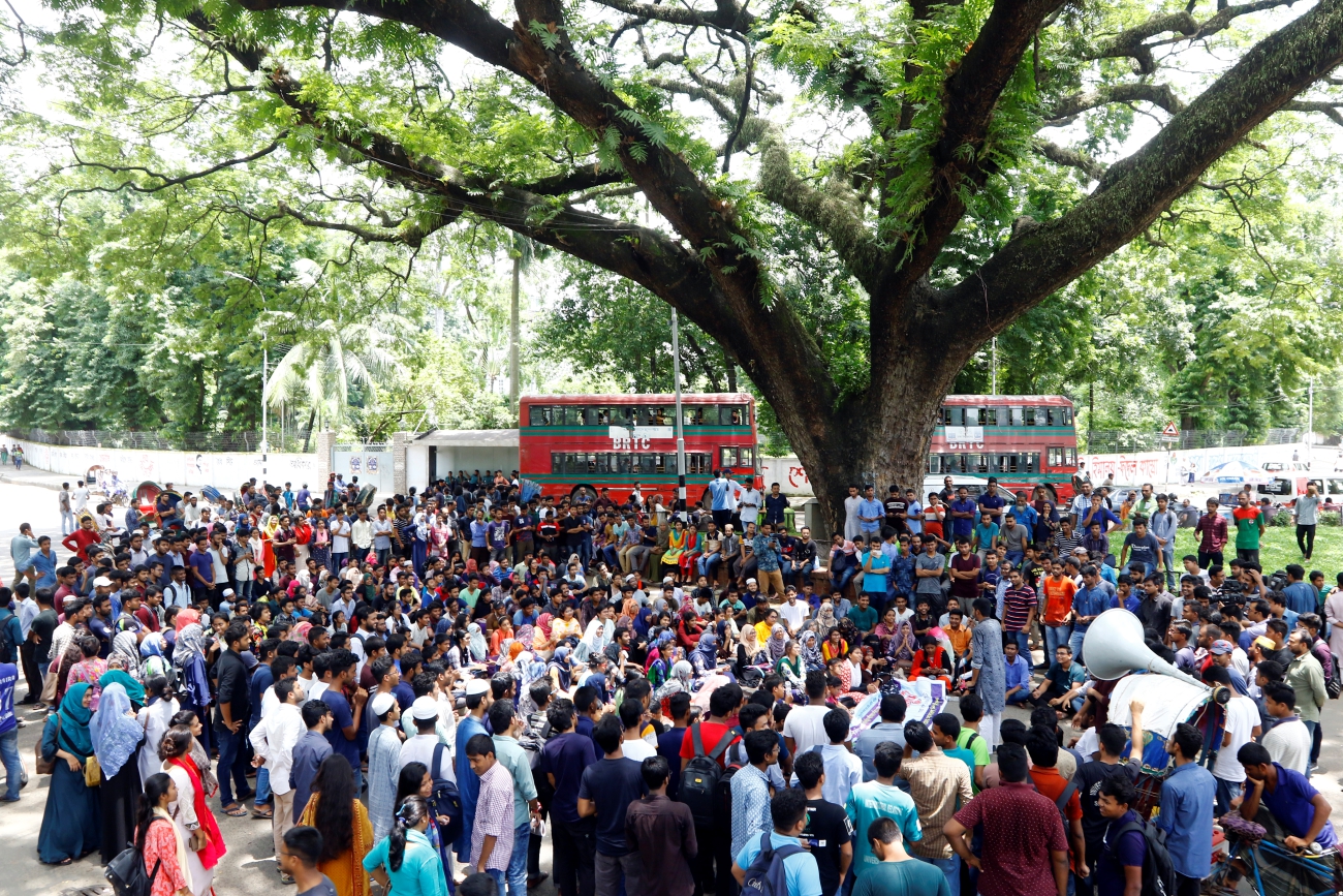 BCL men assault protesters blocking Registrar Building