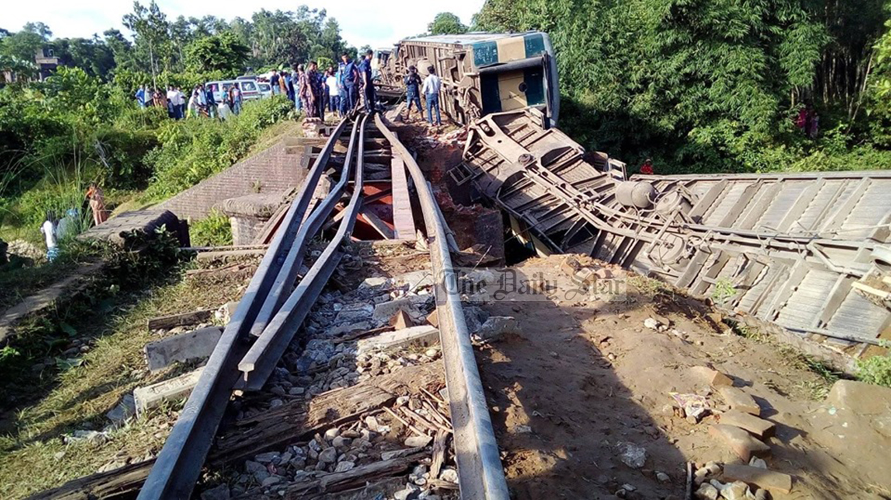 Rail secy points 2 likely causes of train disaster