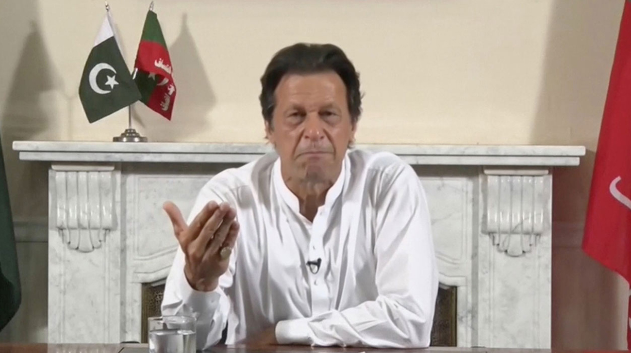 Imran declares victory, promises wide-ranging reforms