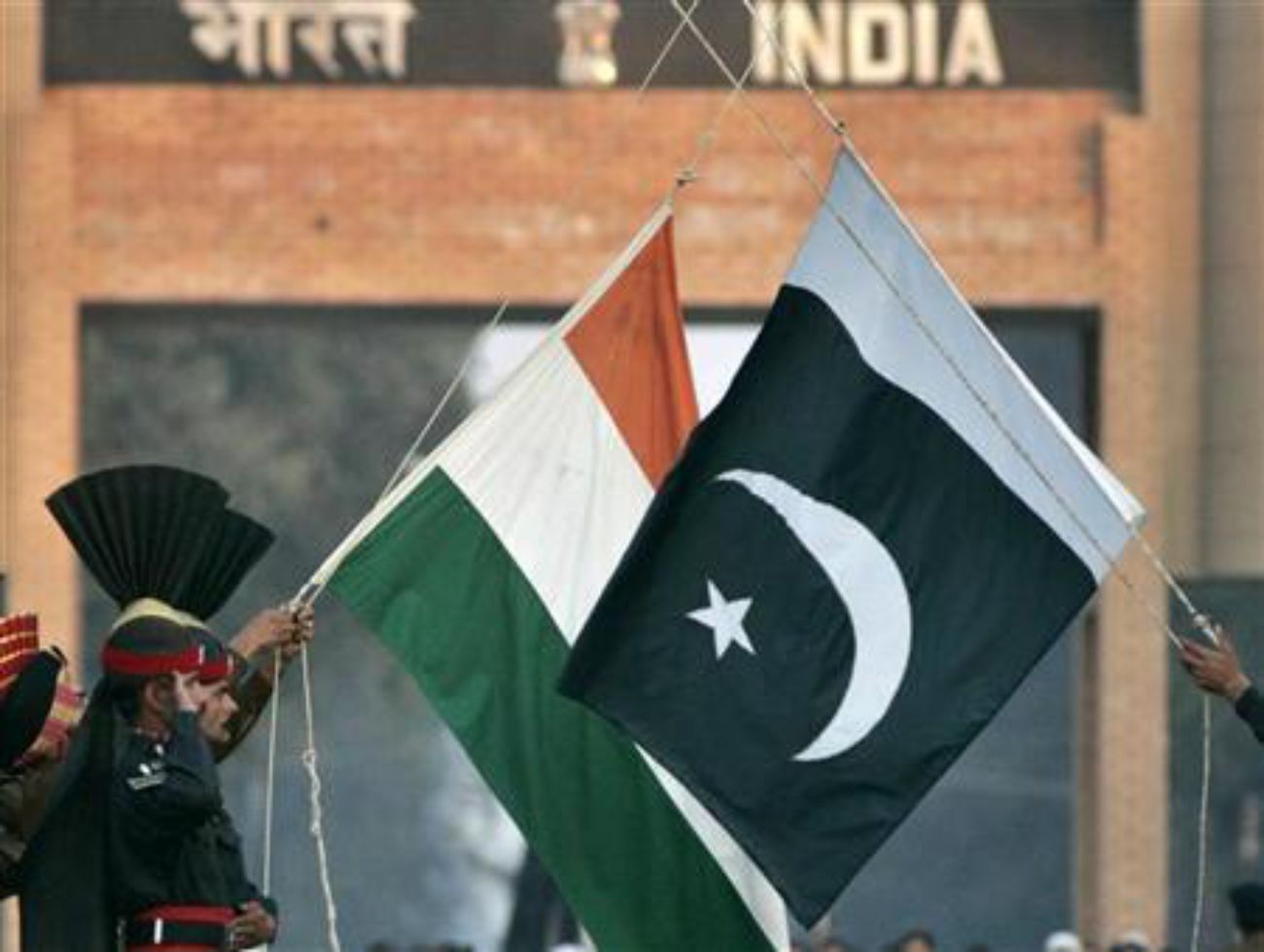 India and Pakistan, hold your fire