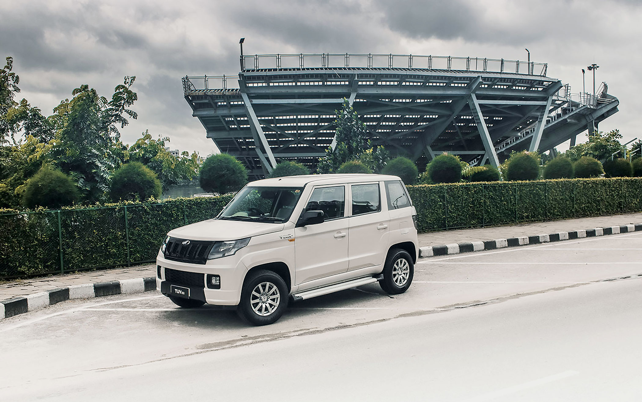 2020 Mahindra TUV 300
