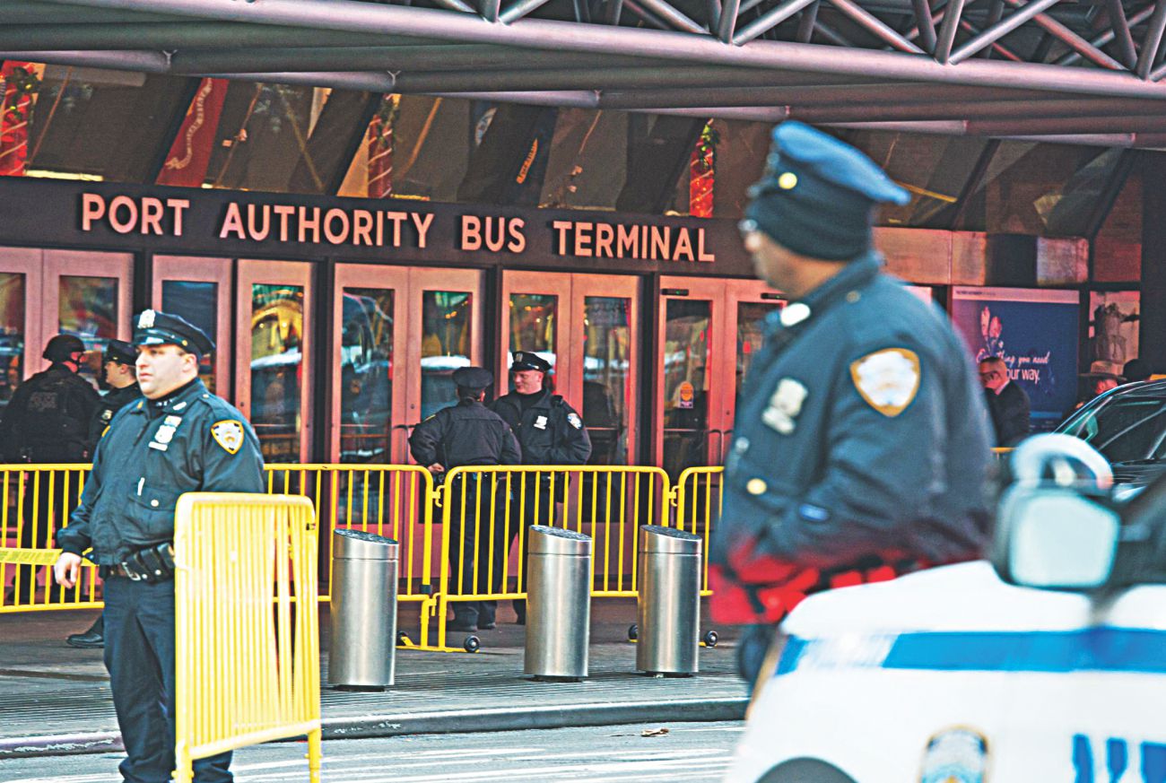 'Bangladeshi' held after blast at New York bus terminal 