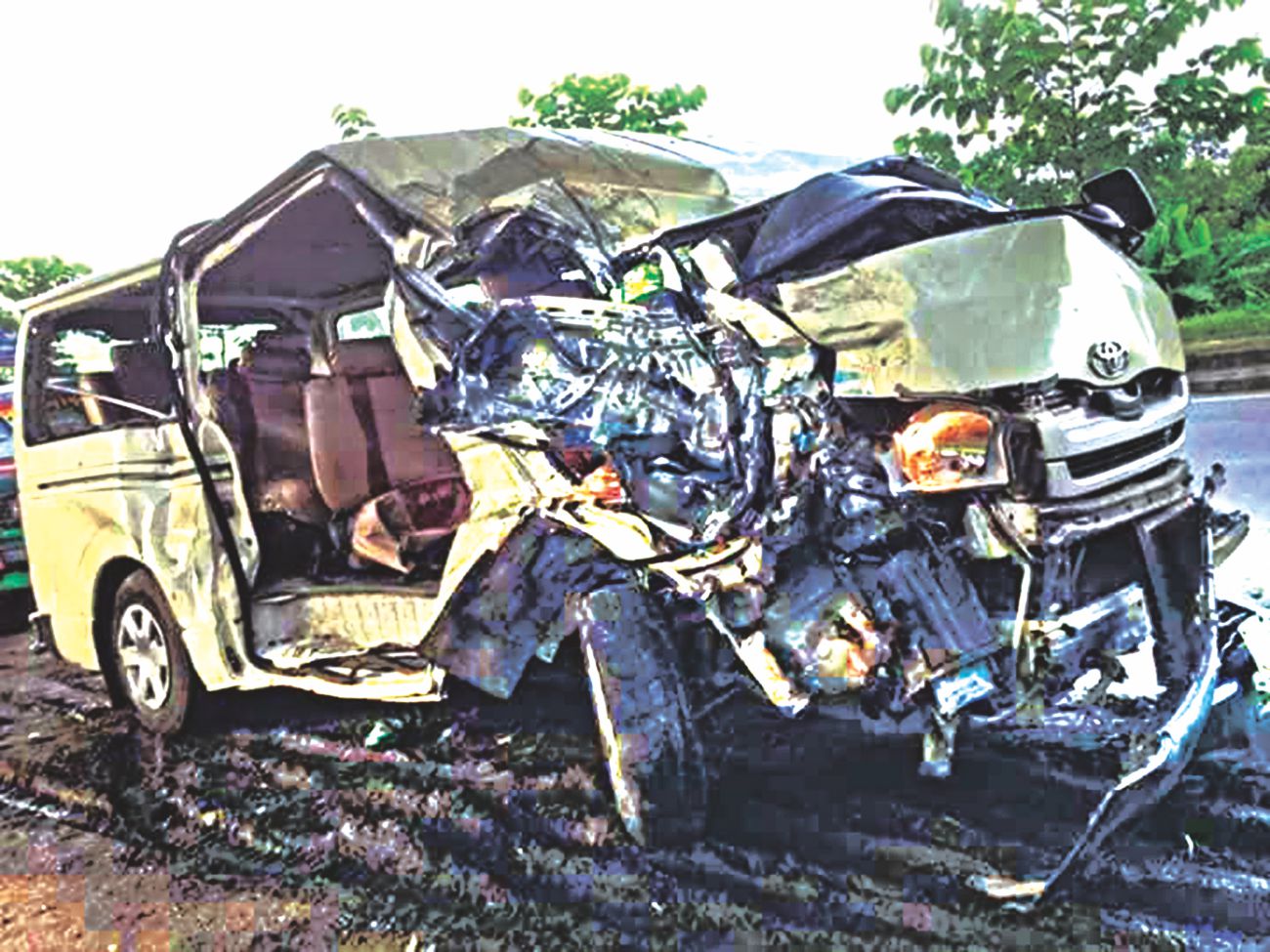 14 killed in two road accidents
