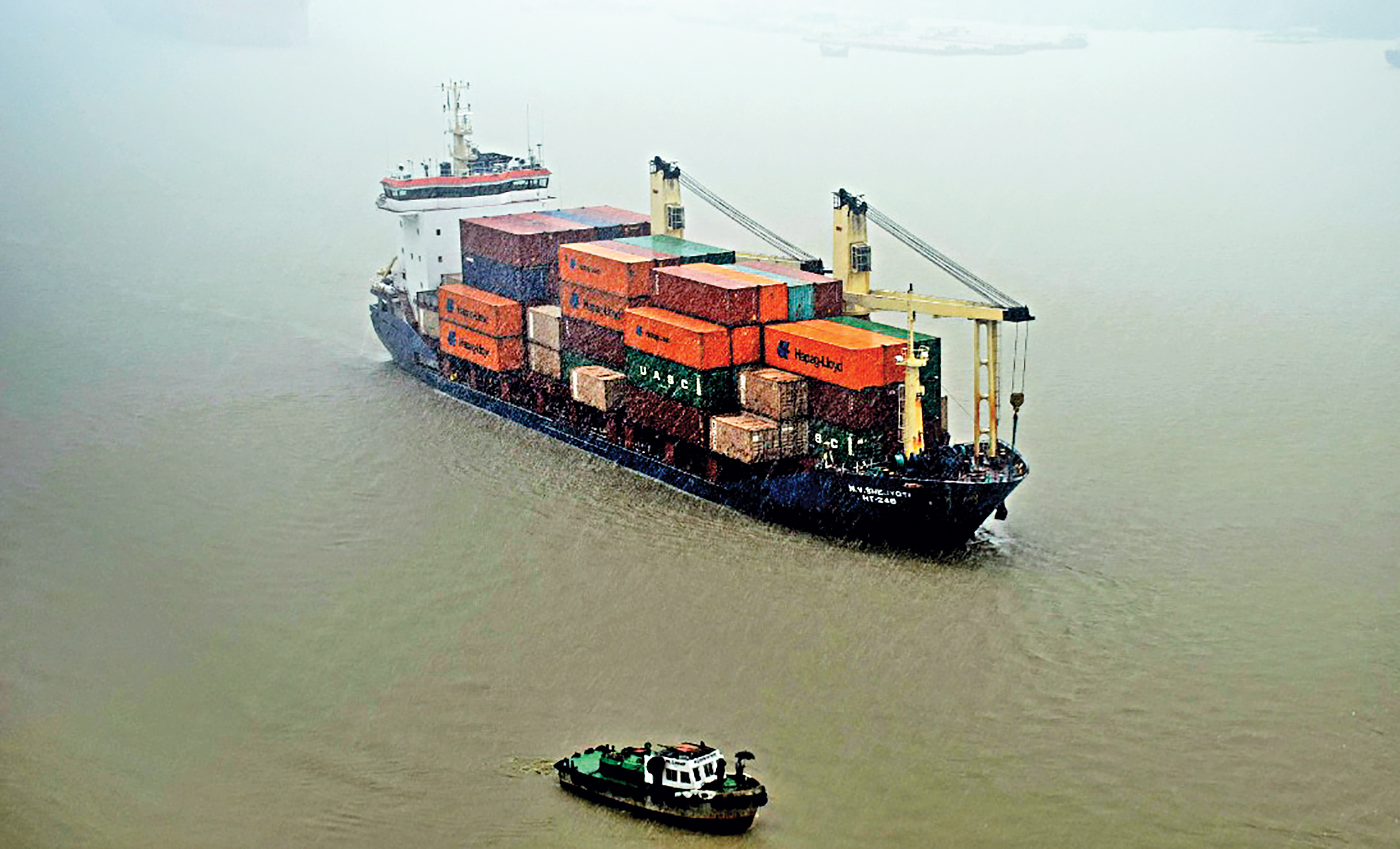 Indian ship with transshipment goods reaches Ctg port