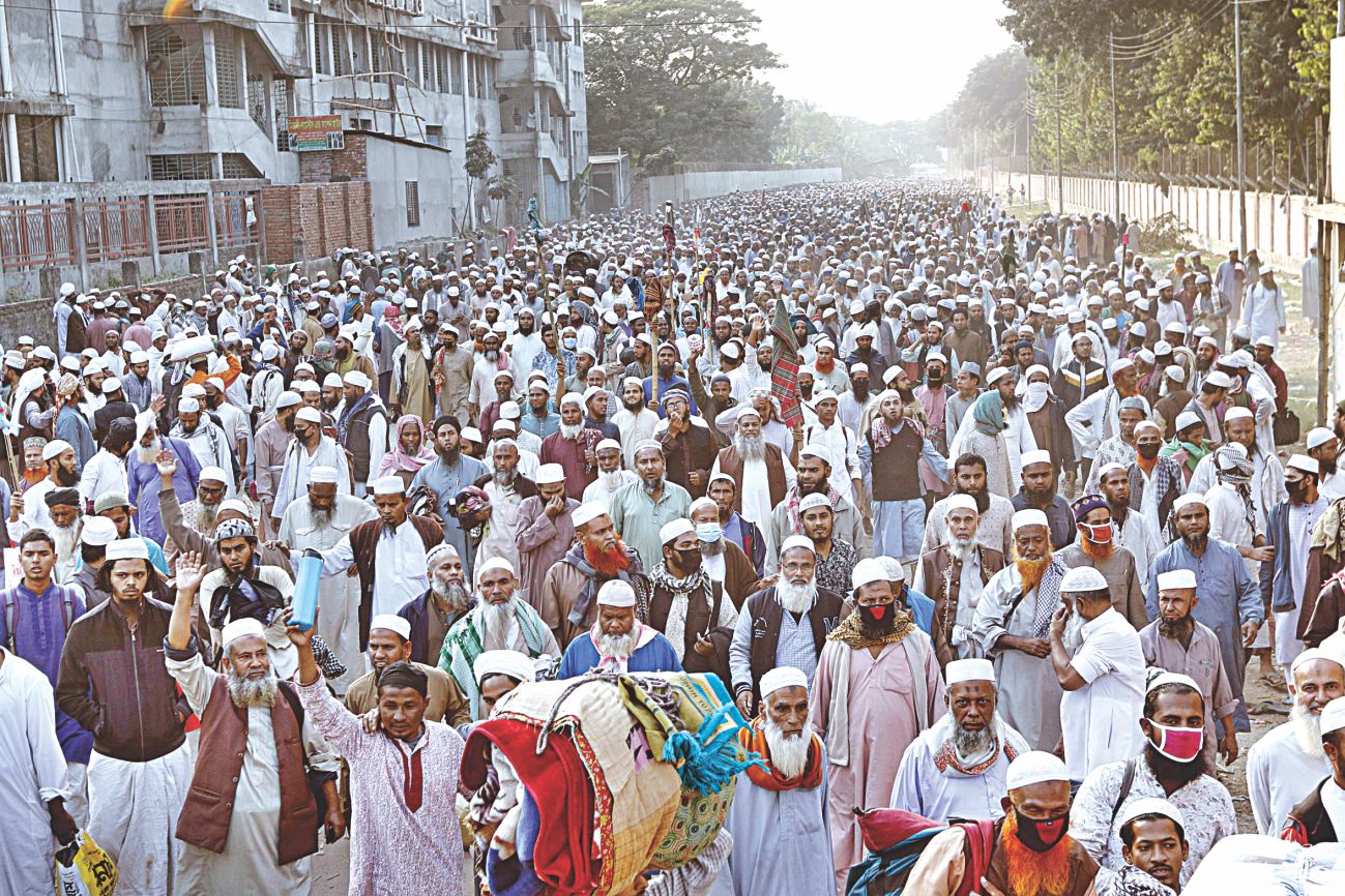 Tabligh factions clash