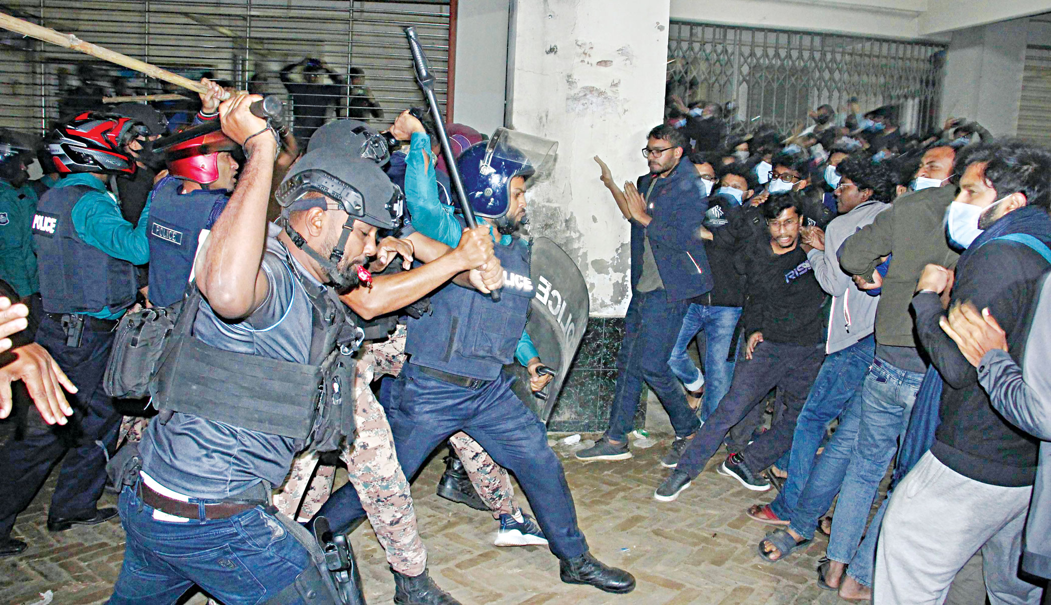 Sust shut after cops, students clash