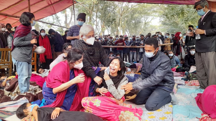 SUST students break hunger strike after 163 hours at Dr Zafar Iqbal's request