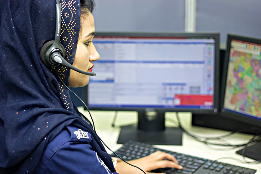 Why is National Emergency Helpline 999 response slow?