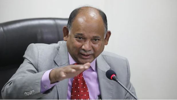 Fining ‘minister’s relatives’: Train ticket checker suspended