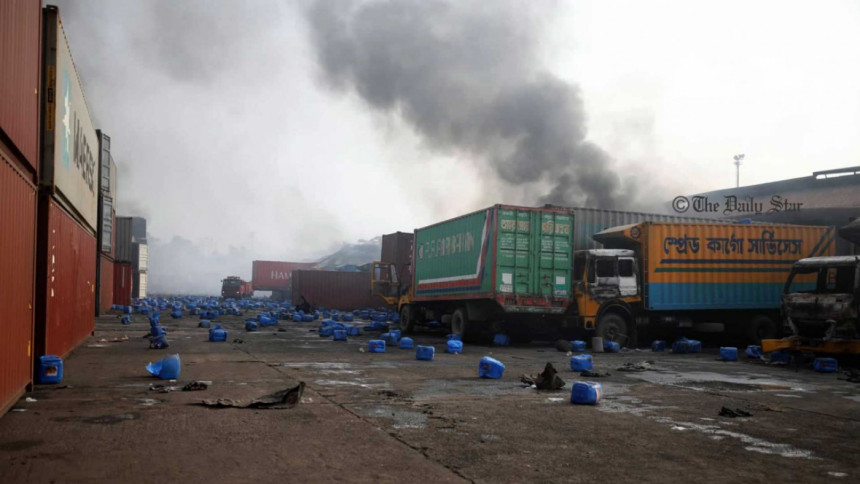 “150-200 army personnel coming to Ctg depot fire site”