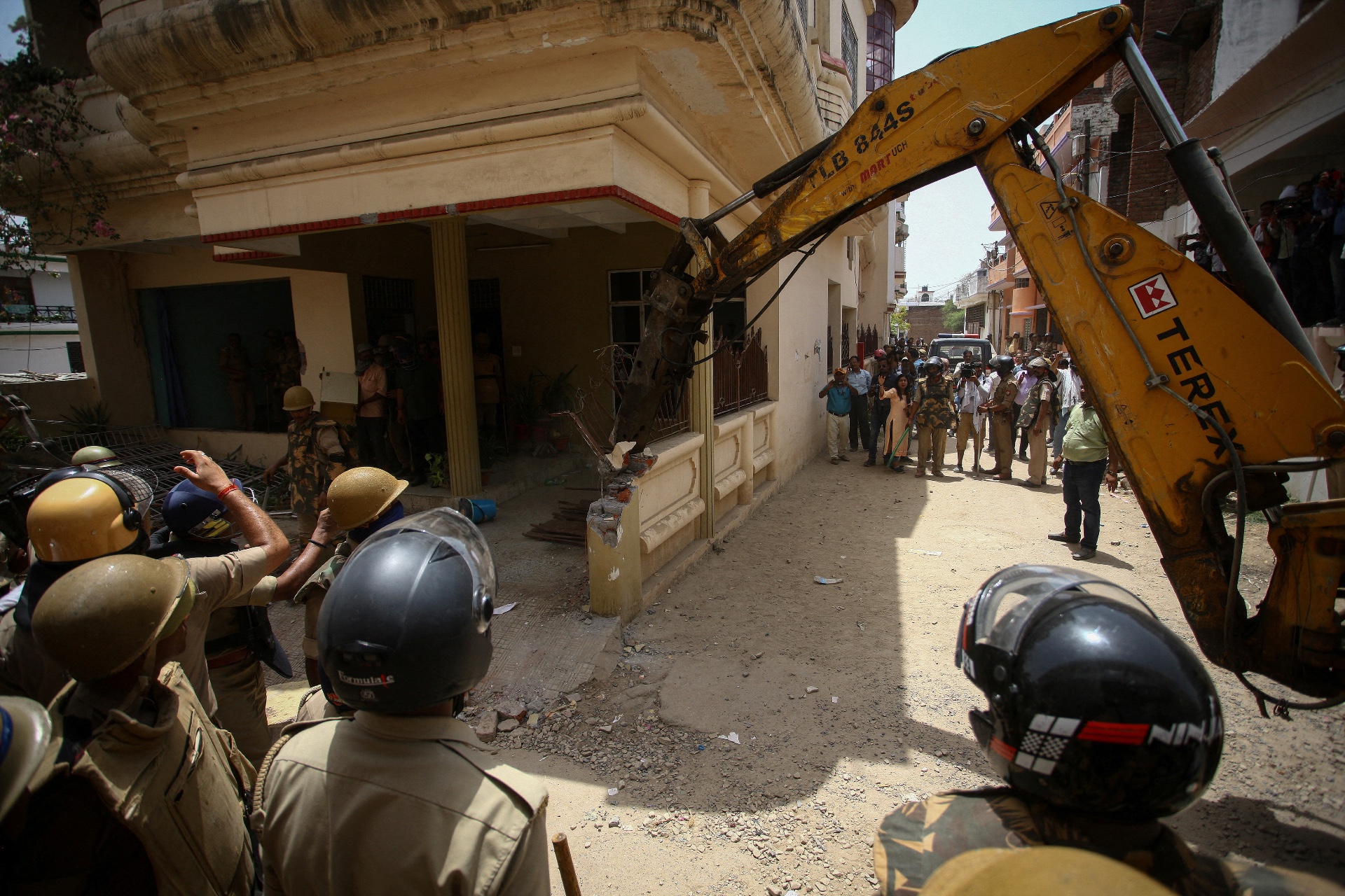 Prophet remarks: India's Uttar Pradesh authorities demolish Muslim protestors' properties