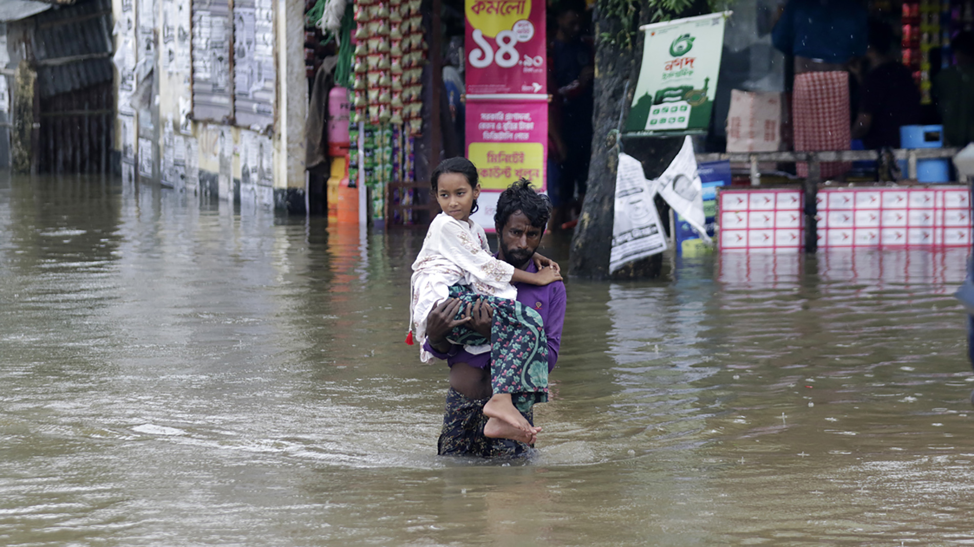 As flood worsens, many parts of Sylhet, Sunamganj without electricity