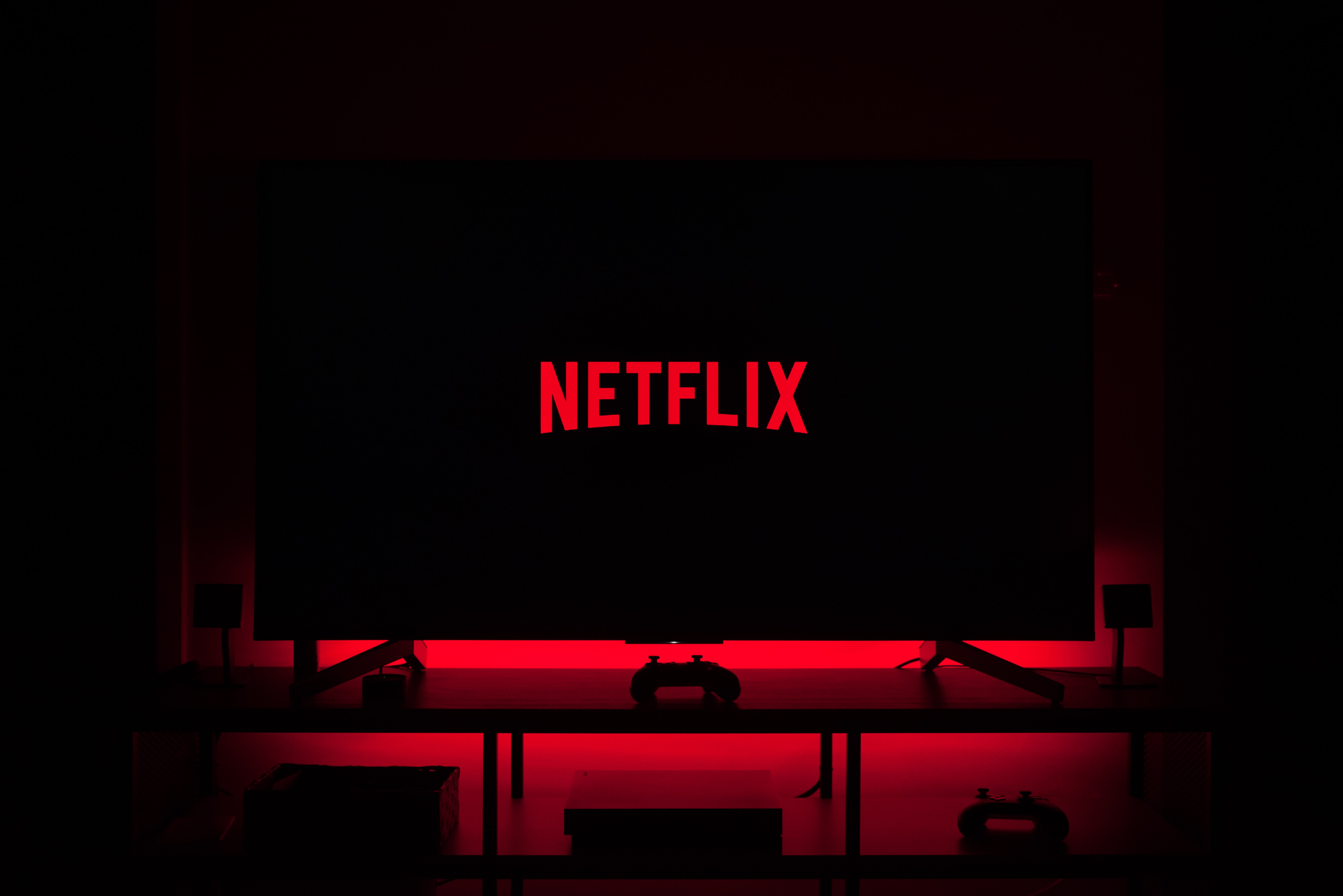 Netflix fires 300 employees 