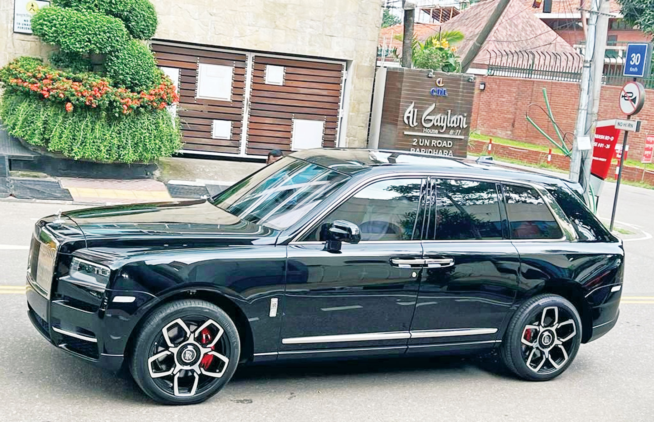 Rolls-Royce importer’s bond licence suspended