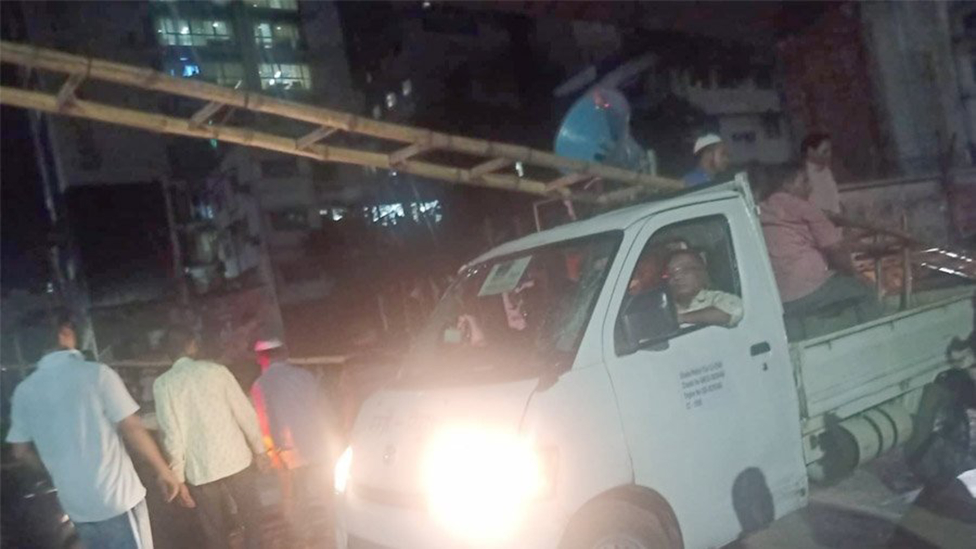 Shops that won’t close by 8pm will have electricity disconnected