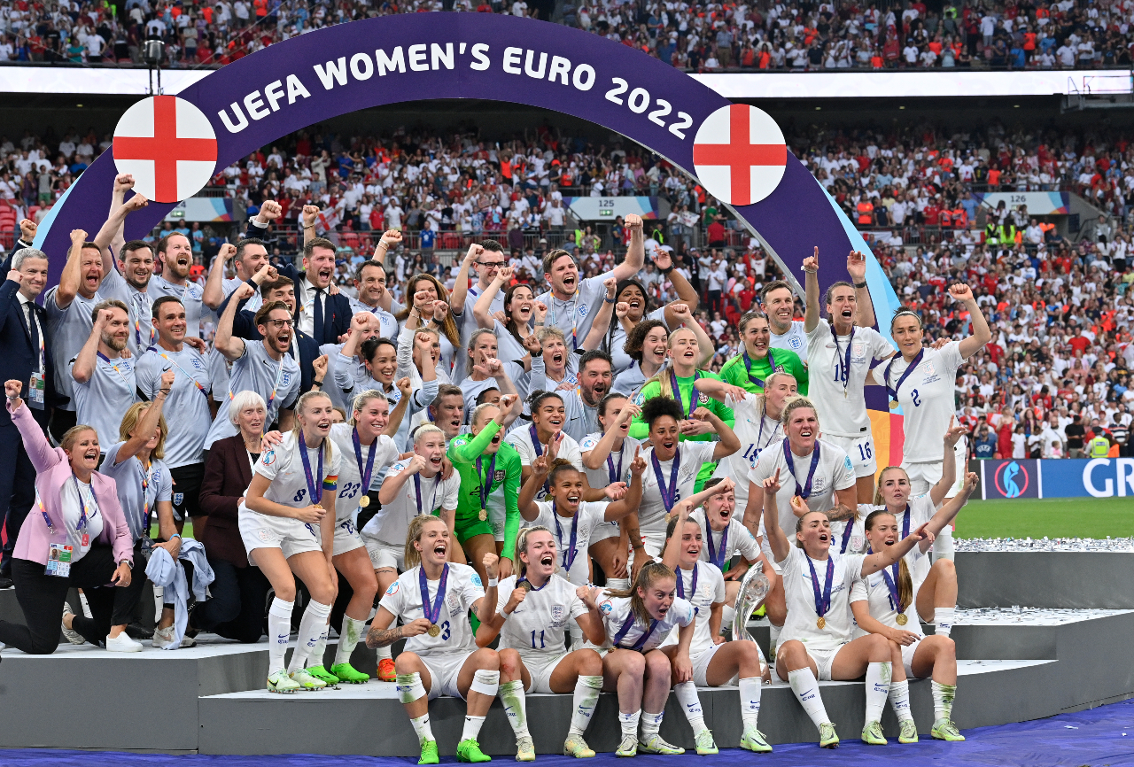 England women beat Germany in final to end major tournament wait