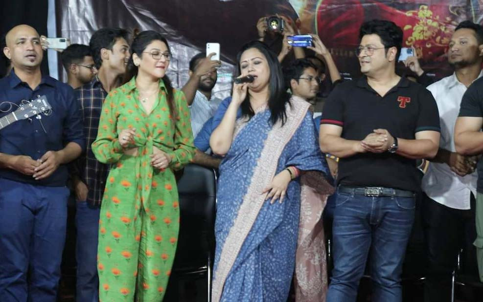 Jaya Ahsan takes ‘Beauty Circus’ to DU