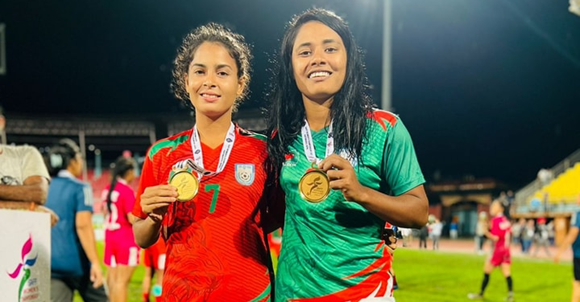 Sanjida and Co discover money stolen from their luggage