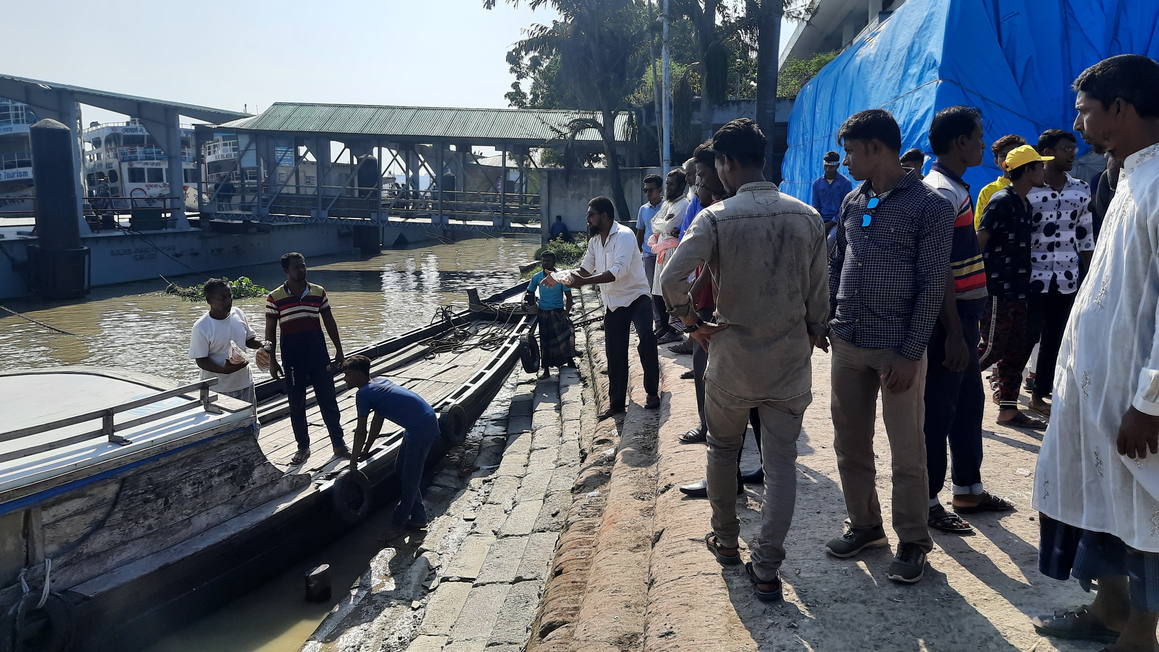 BNP men travel to Khulna by trawlers risking lives