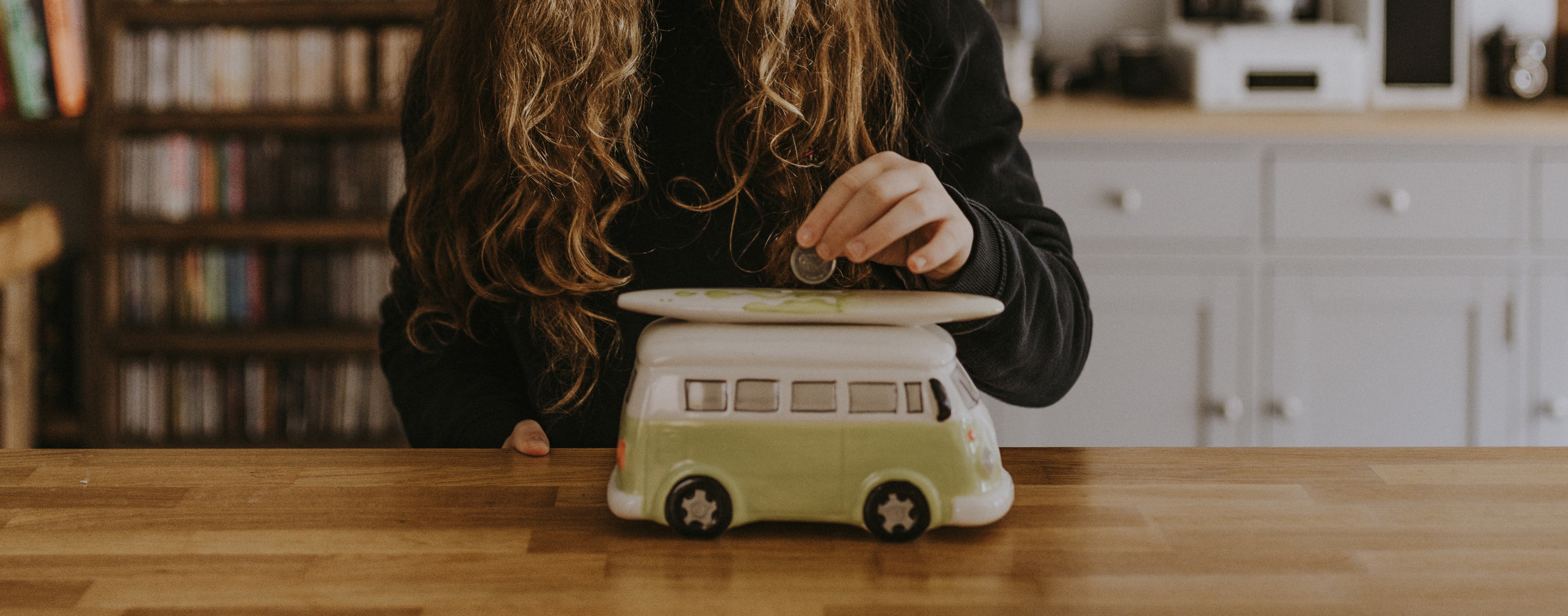 How to save money while travelling