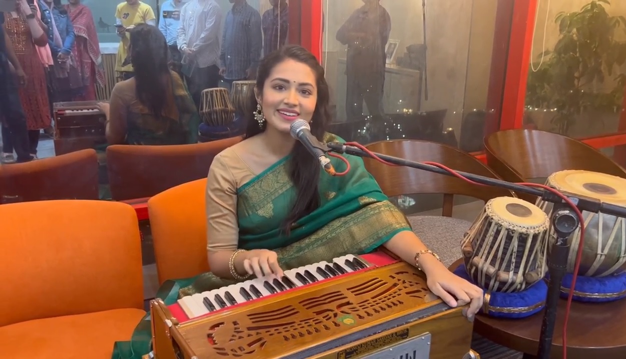 Tasnia Farin takes up harmonium, sings surprising patriotic song