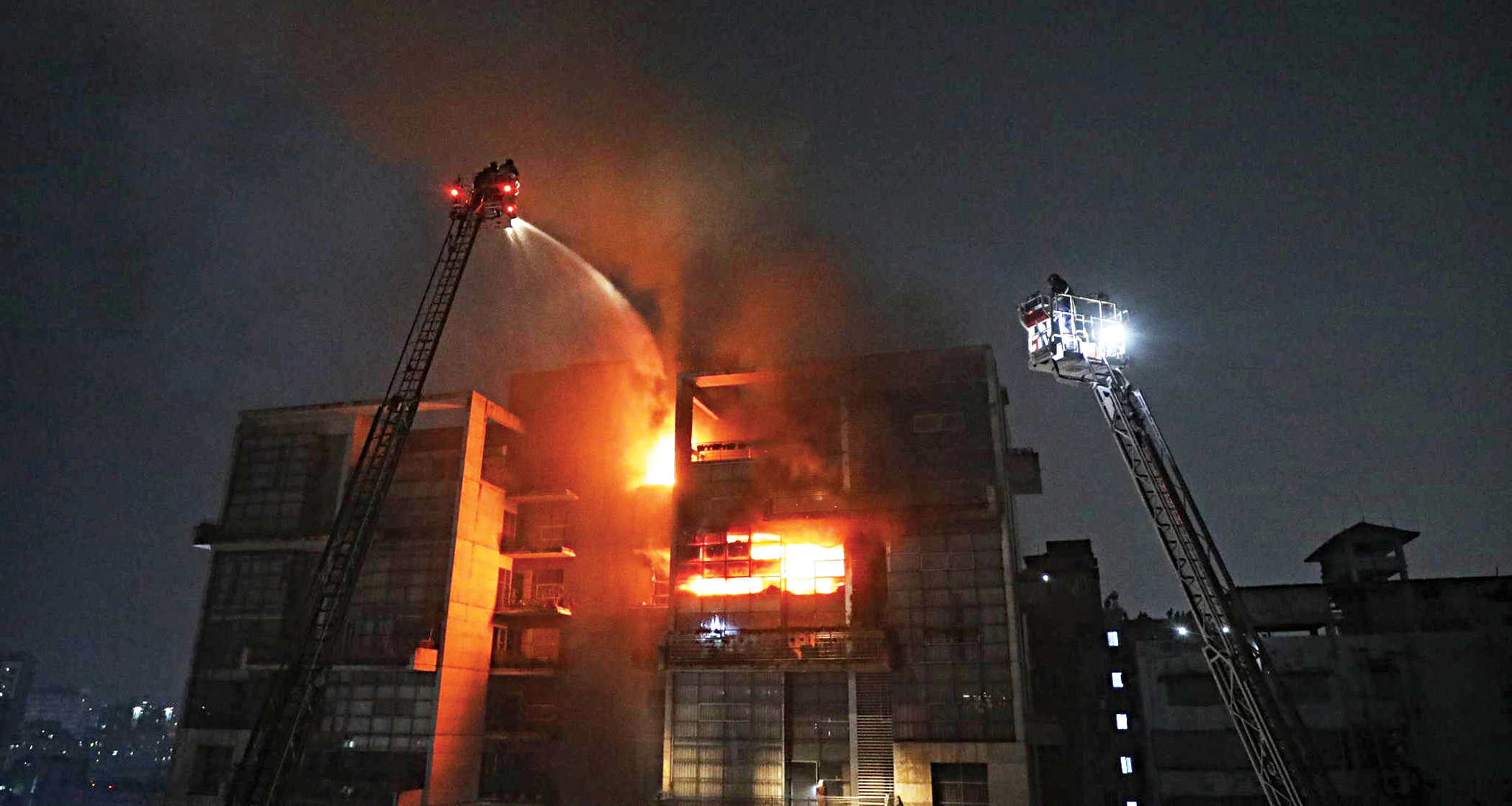 Panic as fire engulfs Gulshan high-rise