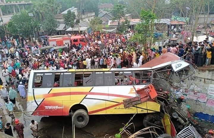 Death toll rises to 19 in Madaripur bus crash
