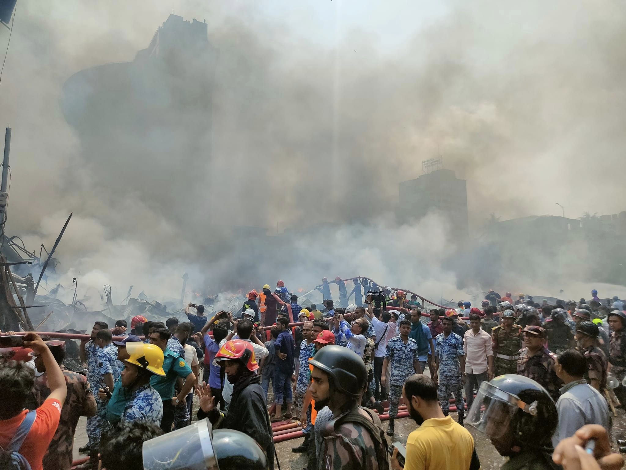 'Bangabazar fire burns over Tk 1,000cr investments into ashes'