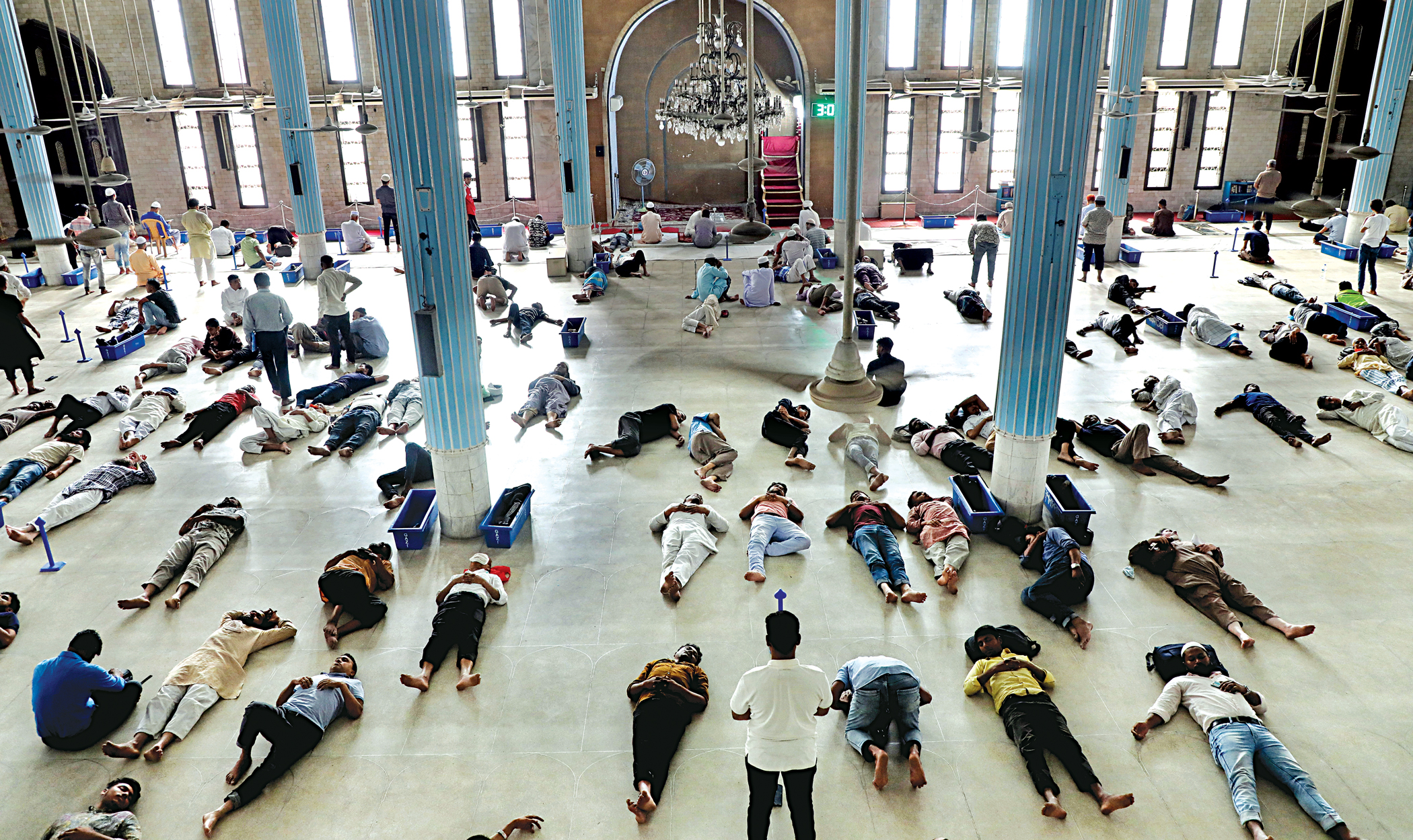 Dhaka sizzles on hottest day in 58 years