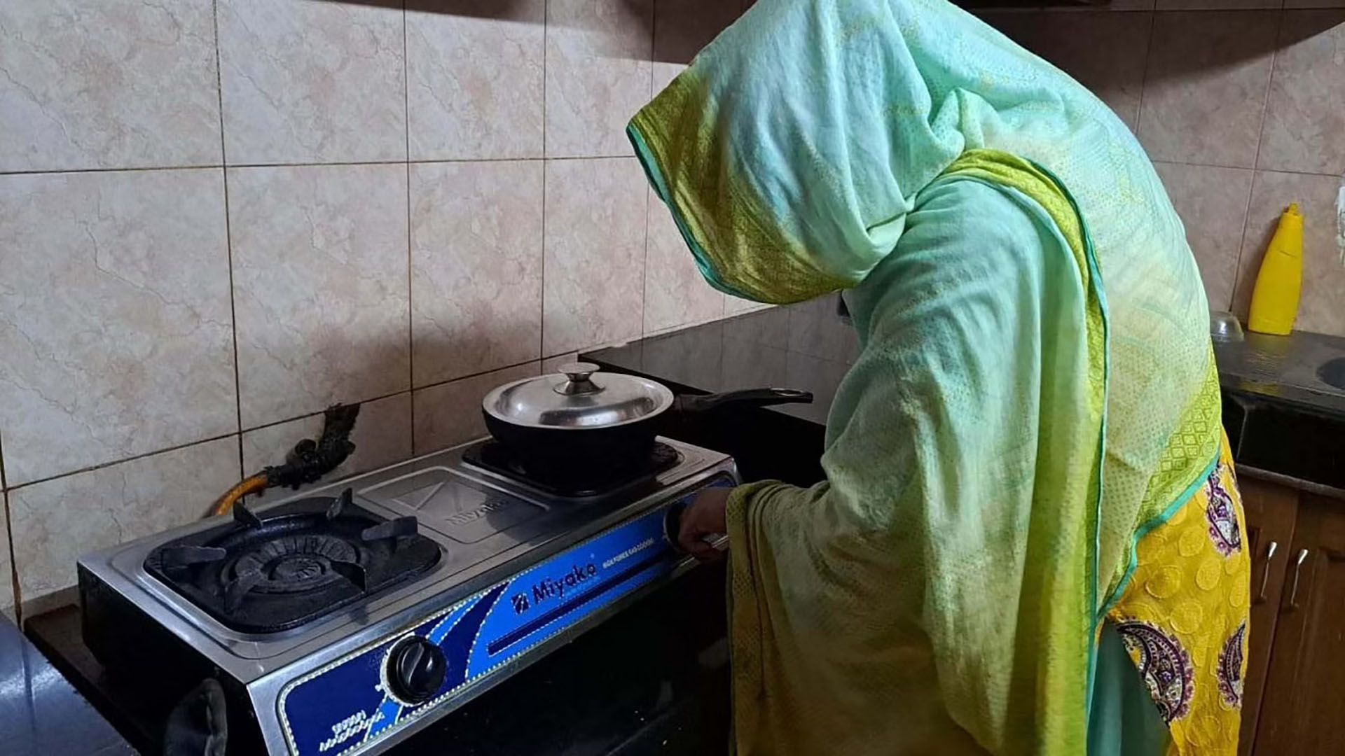 Gas crisis hits Ctg as floating LNG terminals shut in Moheshkhali