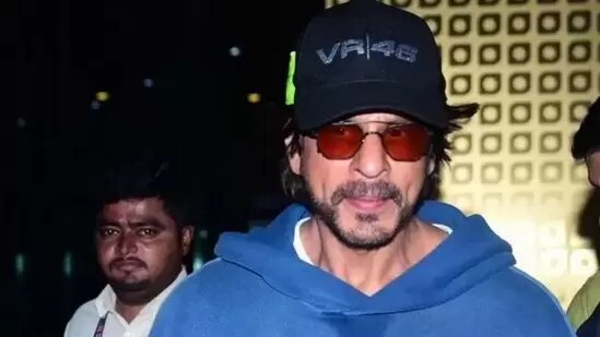 SRK accident news ‘fake’, actor spotted with no injuries at airport 