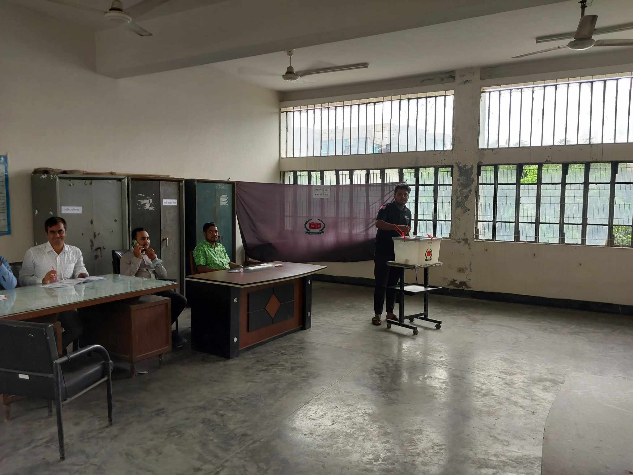 Dhaka-17 by-polls: Voter turnout low in first 2 hours