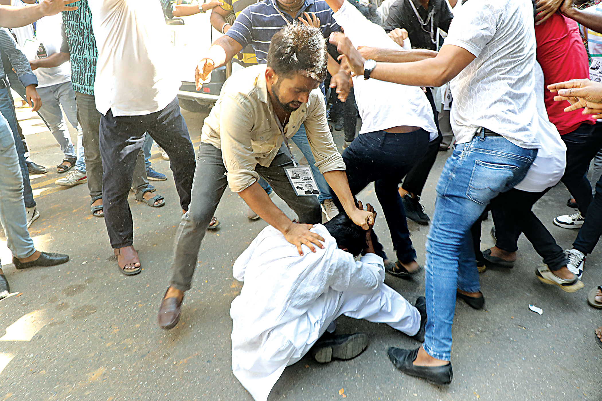 Attack on Hero Alom, 12pc turnout mark Arafat’s win