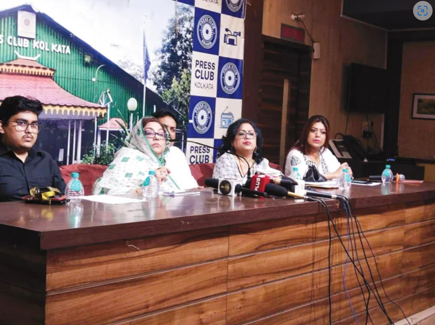 Protests by artistes from two Bengals rise against distortion of ‘Karar Oi Louho Kopat’