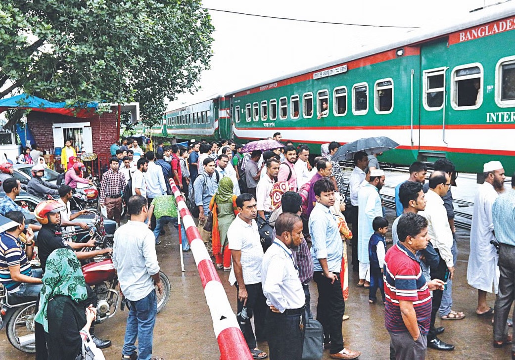 Why is Bangladesh Railway struggling despite huge investment?