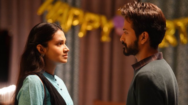 ‘Lucky partners’ Farin and Yash pair up for ‘Ei Din Sei Din’