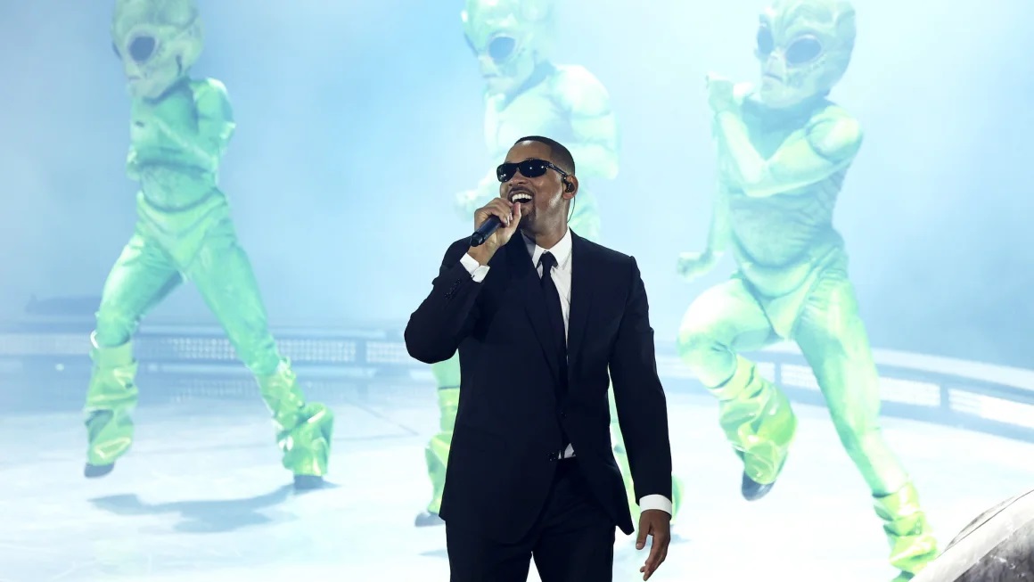 Will Smith surprises Coachella with ‘Men in Black’ performance