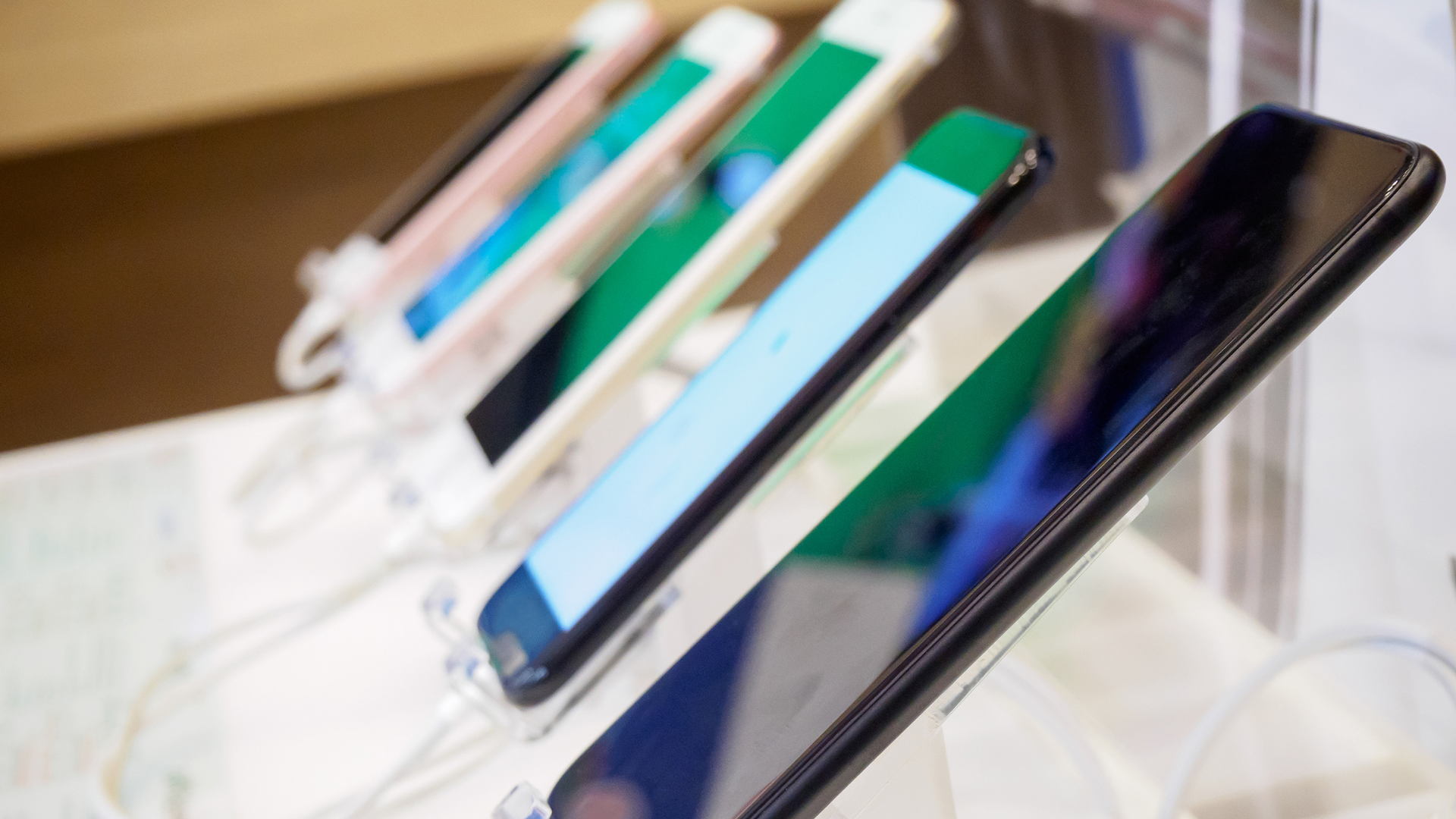 Mobile phone raw material import concessions extended to 2026