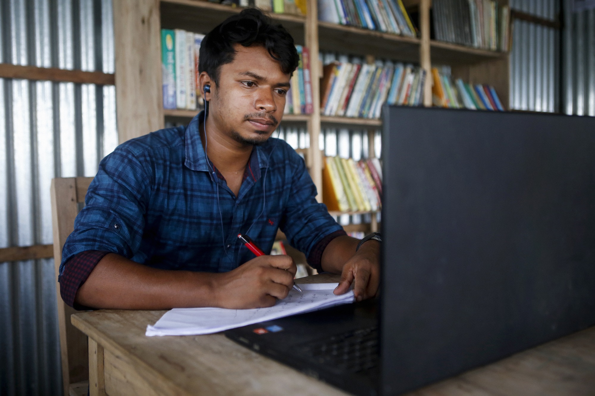 Govt to create smart jobs and new research centres