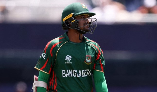 Shakib should feel ashamed and retire from T20Is: Sehwag