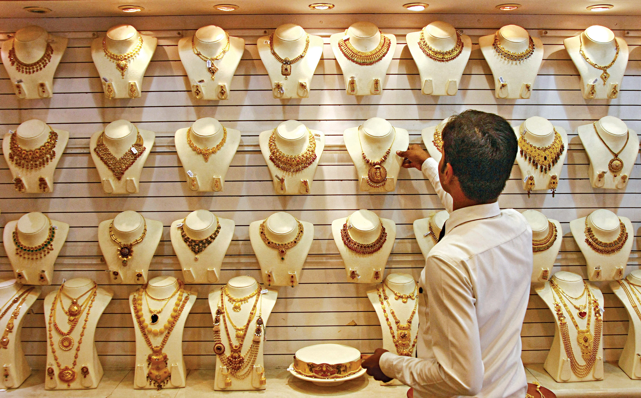Gold price hiked again, Tk 143,525 a bhori from tomorrow