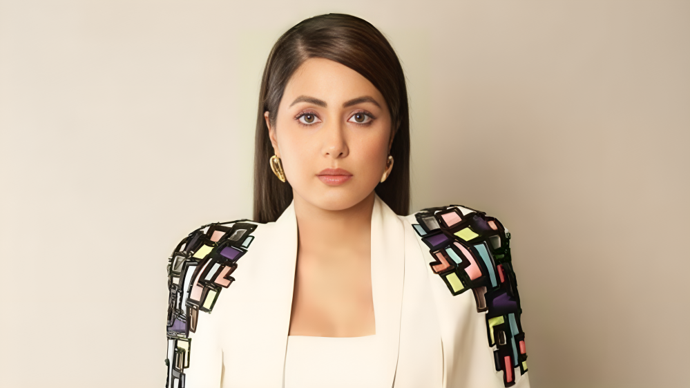 I pray for the safety of Hindus in Bangladesh: Hina Khan 