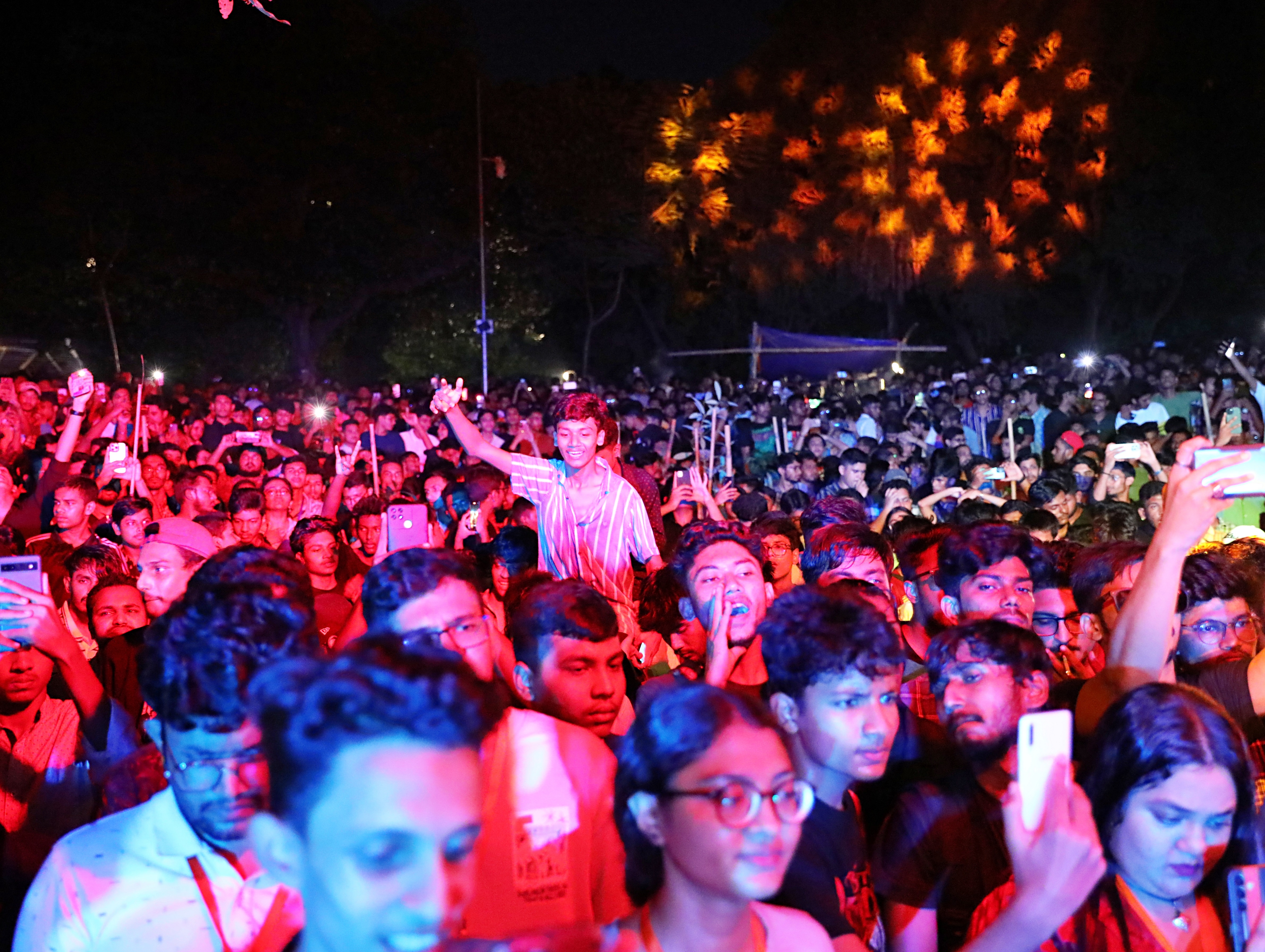 ‘Rishka Aid Concert’ draws massive crowd for flood relief